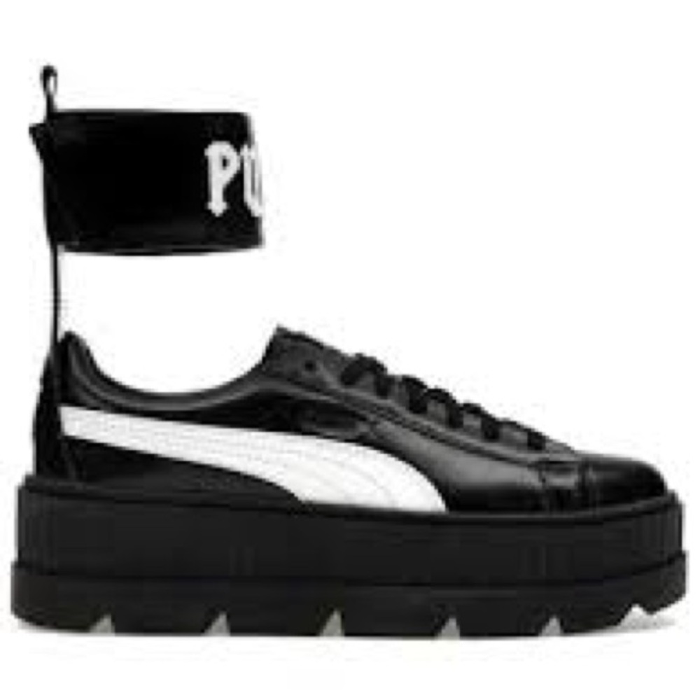 Puma Women's Black and White Chunky Sneakers